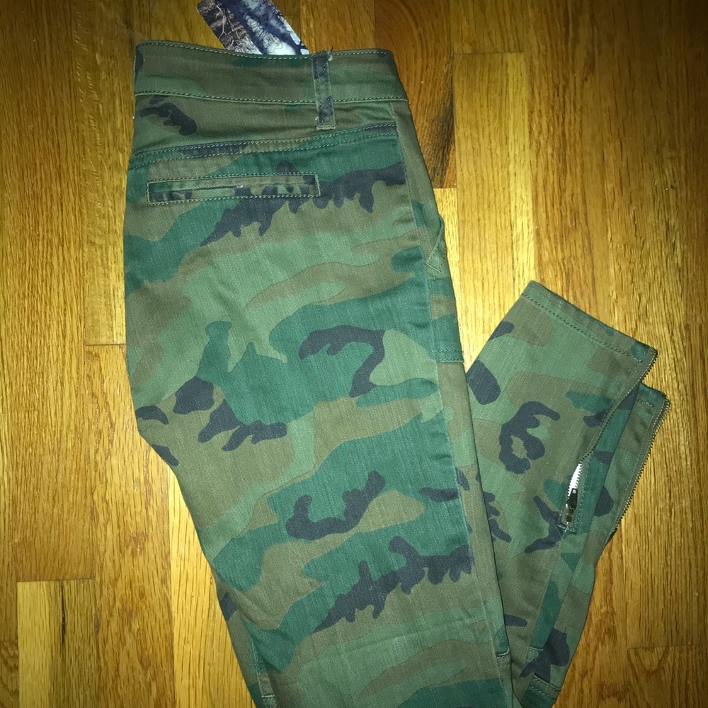 BDG Camo Jeans